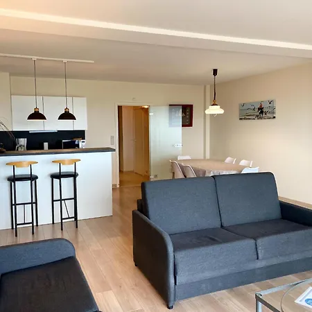 Couple Near Beaches, Cleaning Included Apartment *