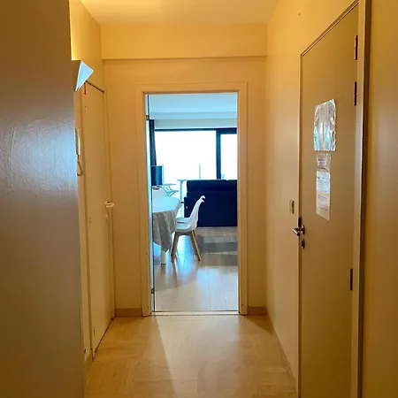 Couple Near Beaches, Cleaning Included *