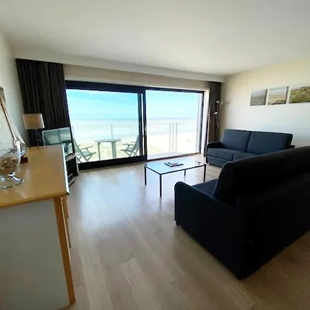 Couple Near Beaches, Cleaning Included *