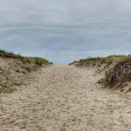 Couple Near Beaches, Cleaning Included Nieuwpoort